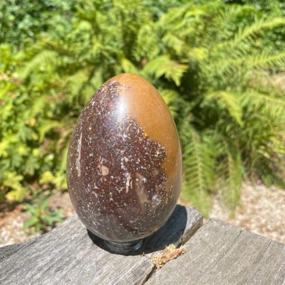 Natuurstenen ei