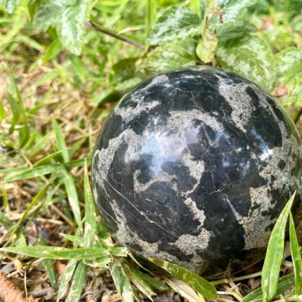 Natuurstenen bol
