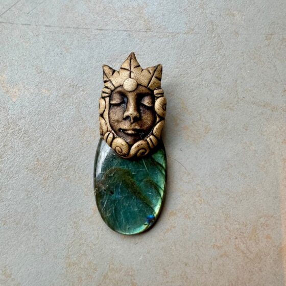 1037 Amulet van Labradoriet
