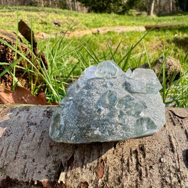 354 Chalcedoon met Bergkristal 1