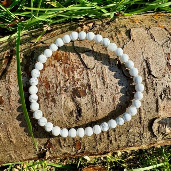 1232 Armband van witte howliet