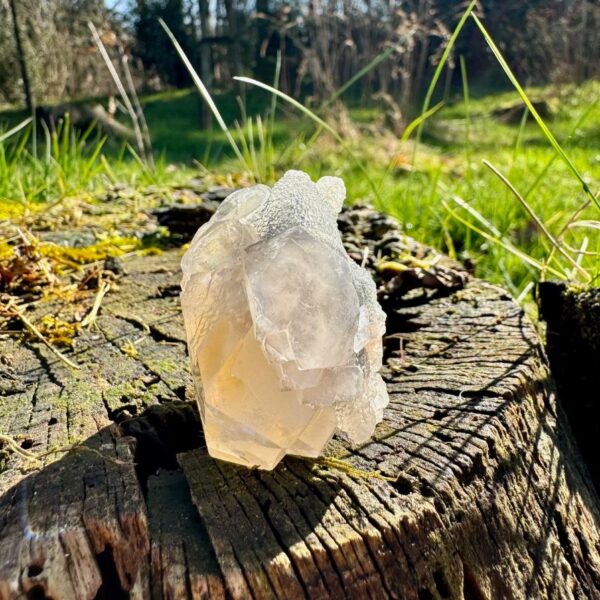 527 Chalcedoon met Apofyliet 1